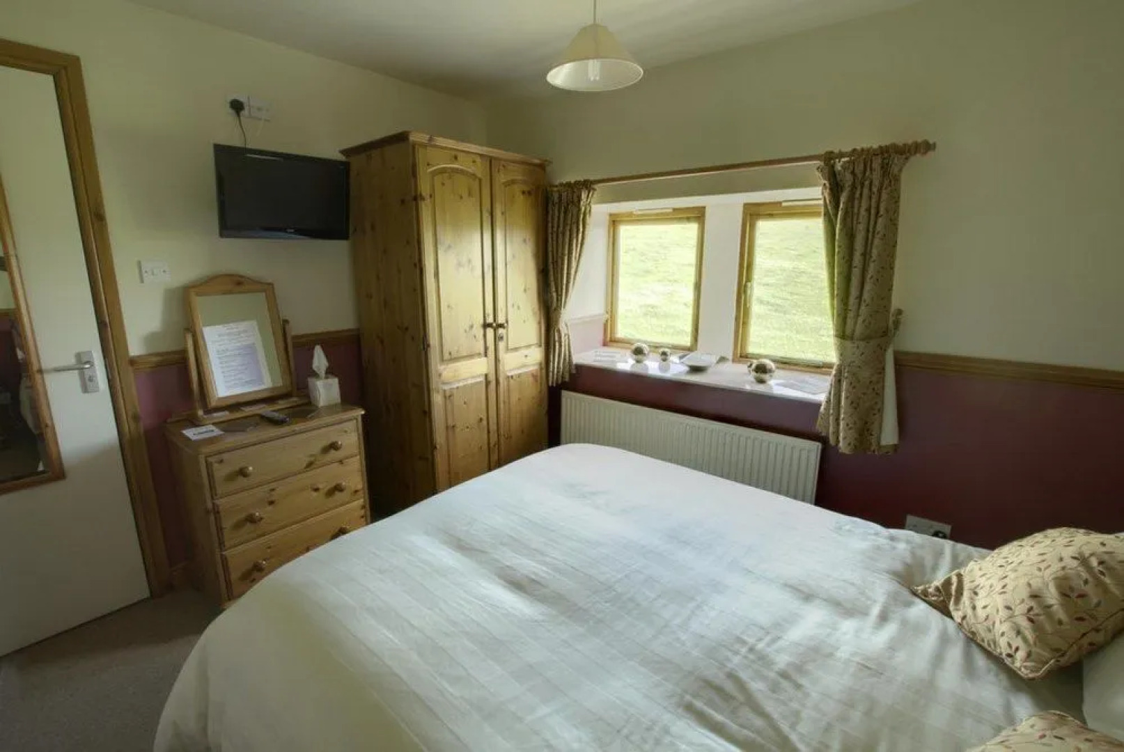 The Hare and Hounds Country Inn