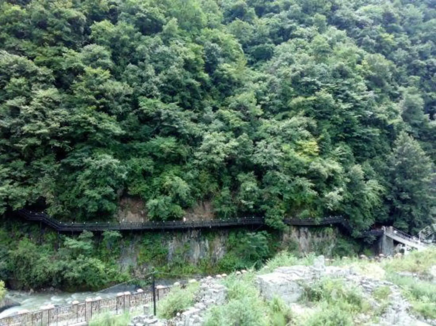 Shennongjia Hotel (Currently unavailable)