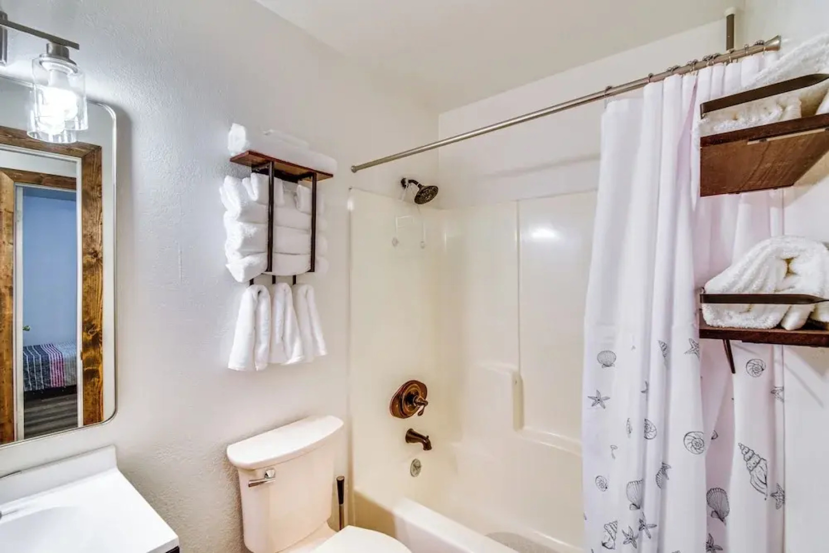 Sierra Serenity: Scenic Mtn Escape w/ Game Room