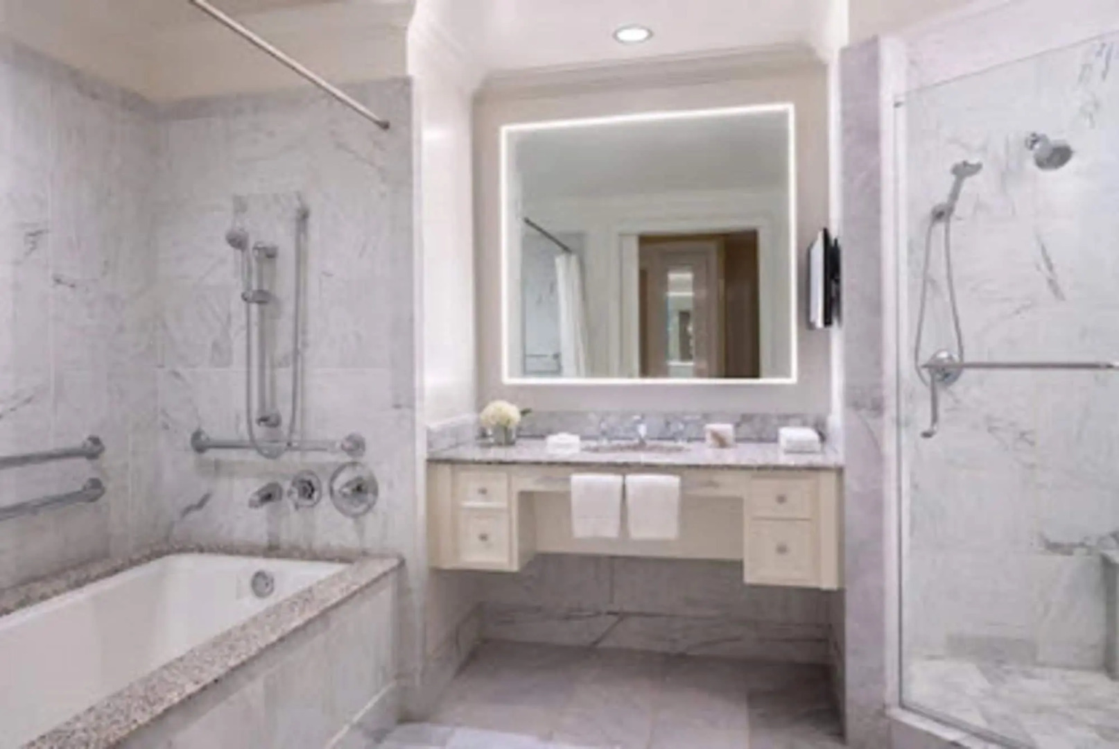 Отель Four Seasons at Westlake Village