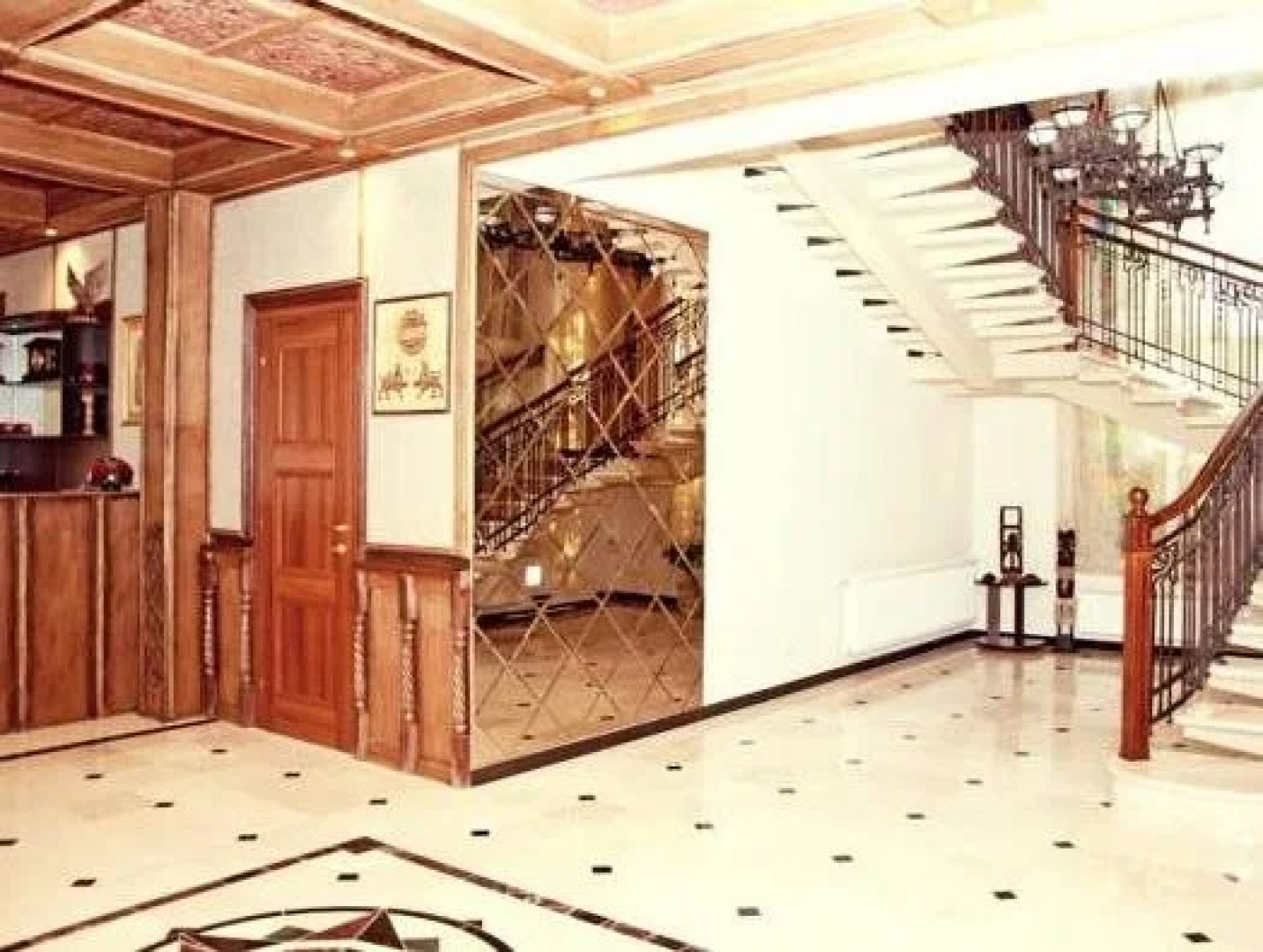 Urartu Hotel