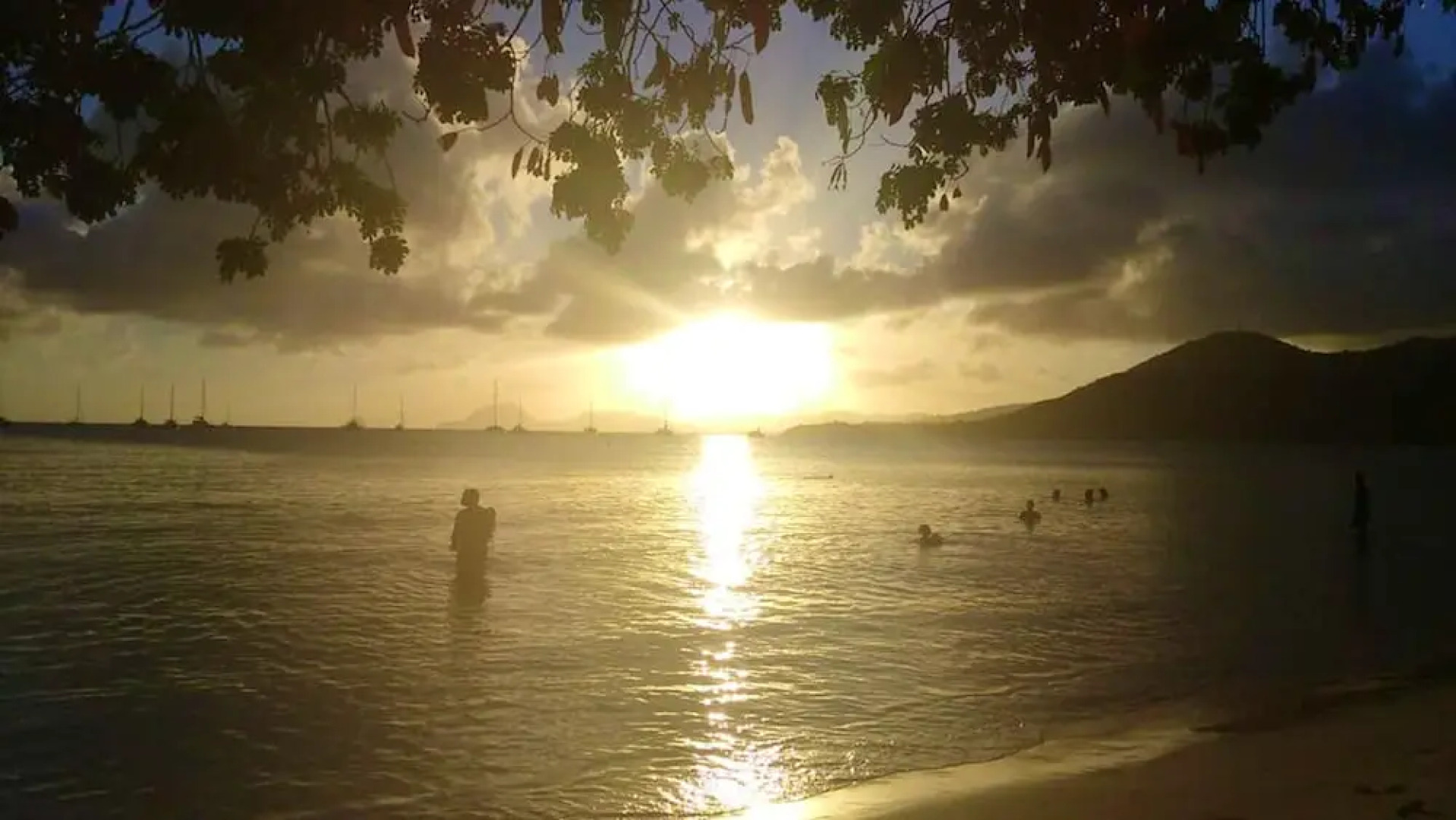 Apartment With one Bedroom in Sainte-anne, With Enclosed Garden and Wi