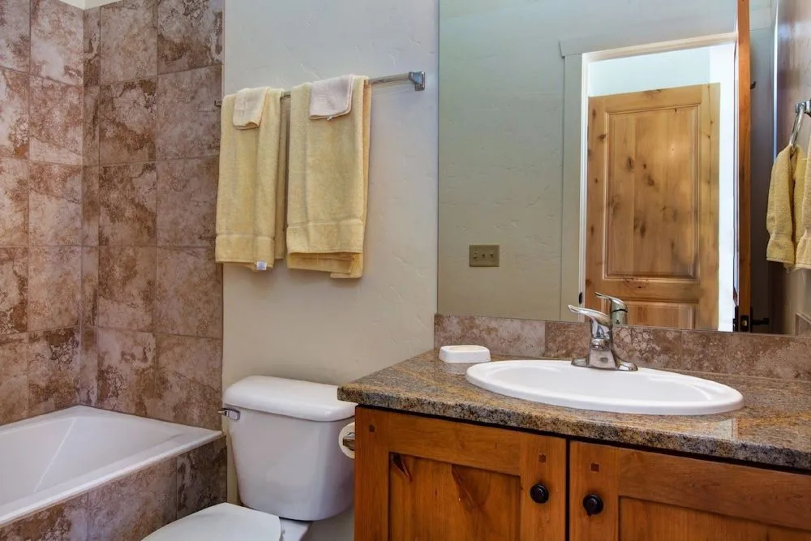 2BR Newpark Resort Townhome w Hot Tub by RedAwning