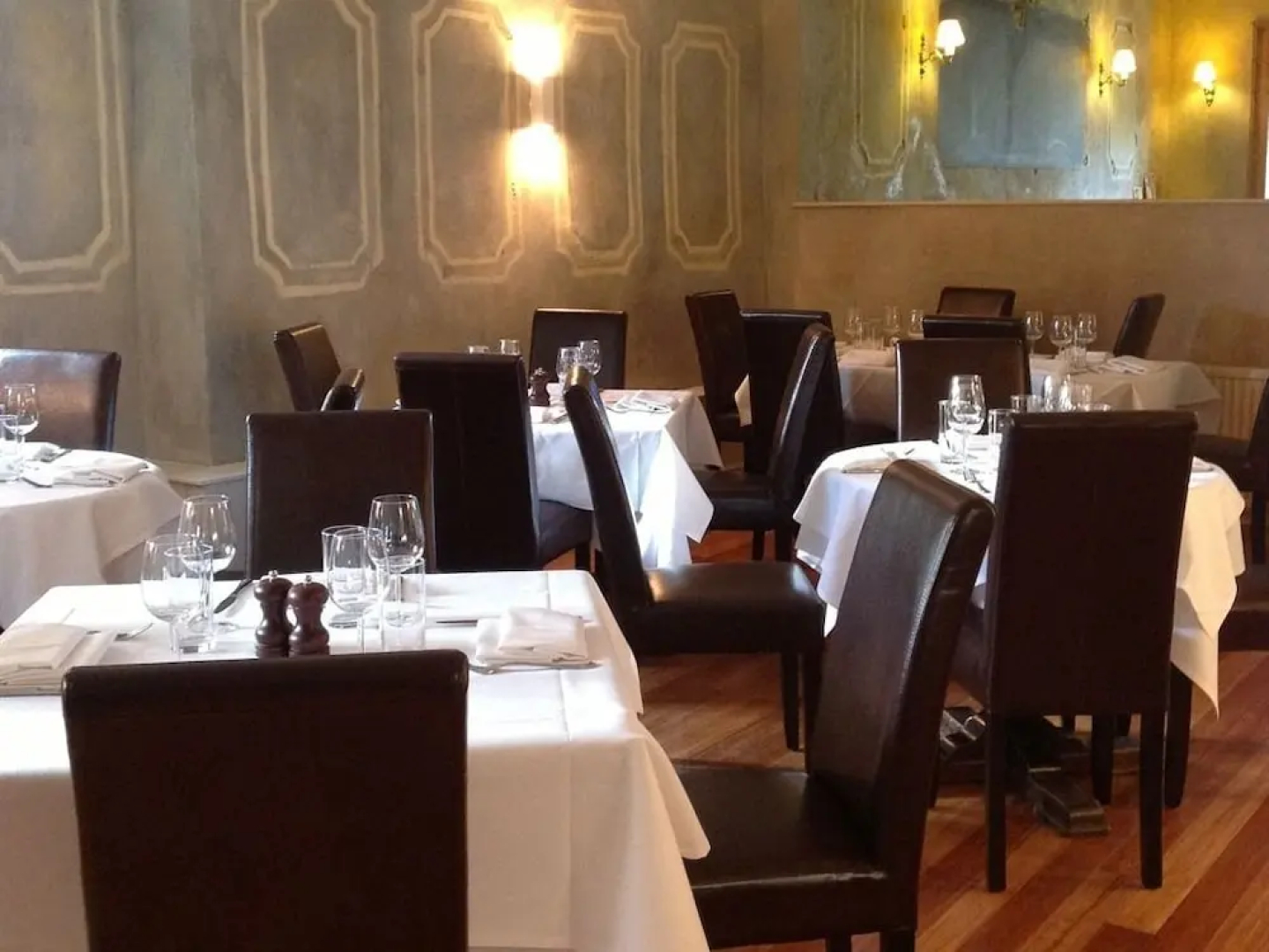 Bell House Hotel & Restaurant