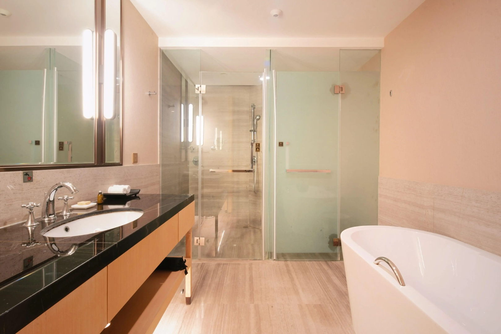 InterContinental Heilong Lake by IHG