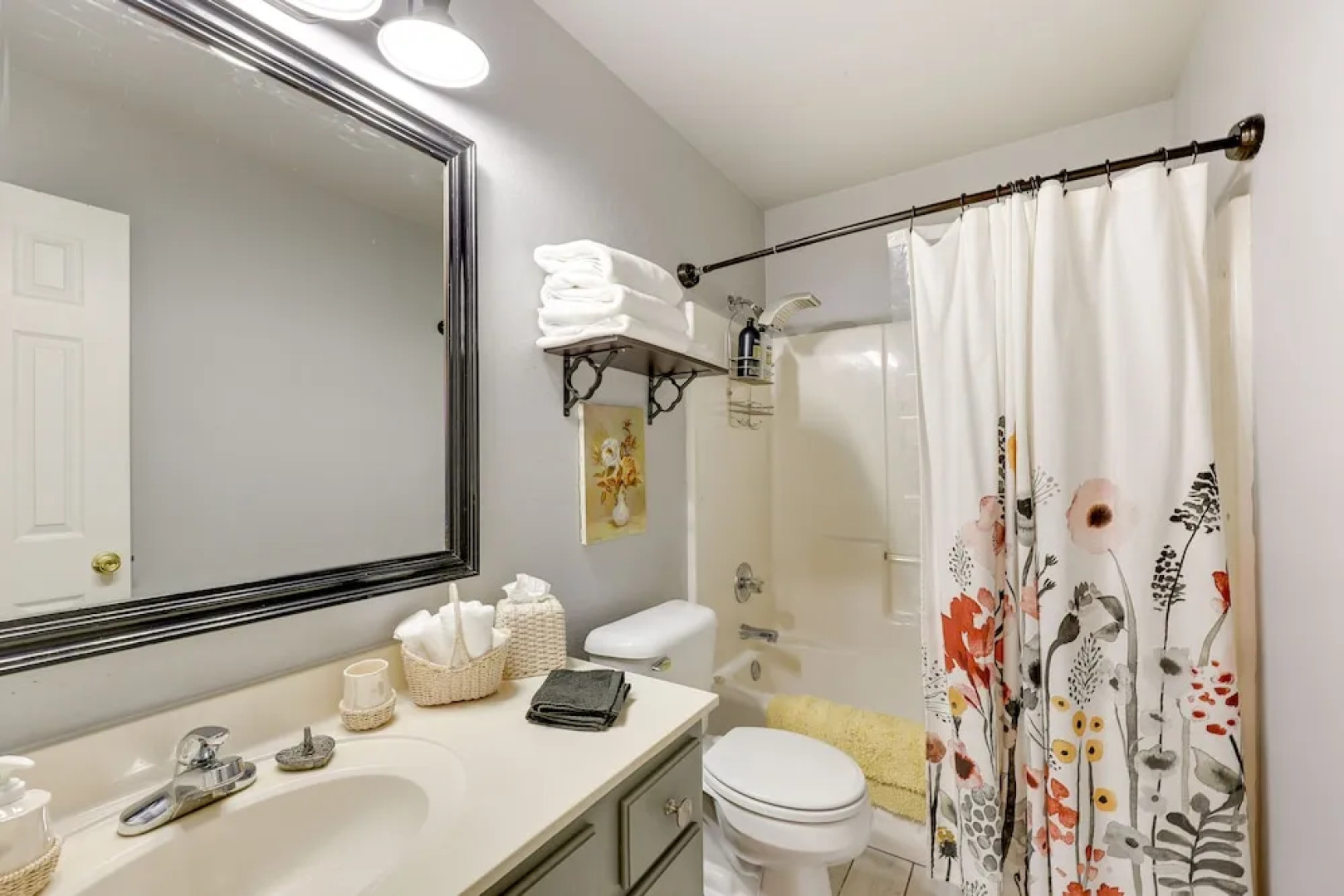 Peaceful Rogers Home Near Beaver Lake!