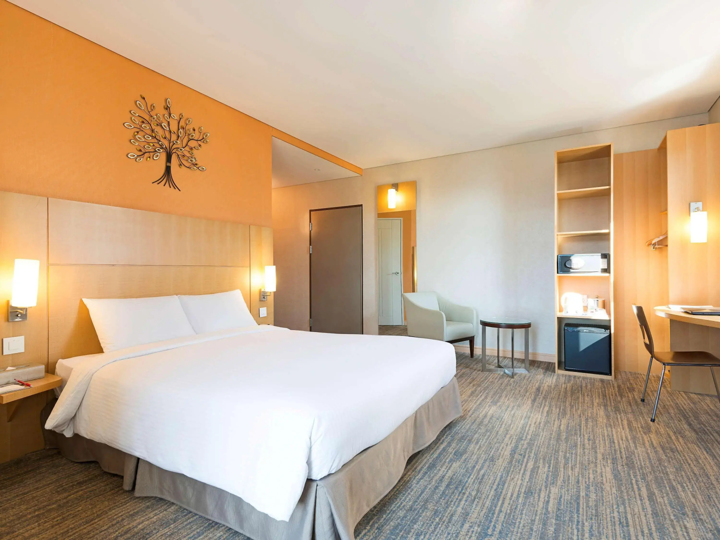 Central Seven Hotel
