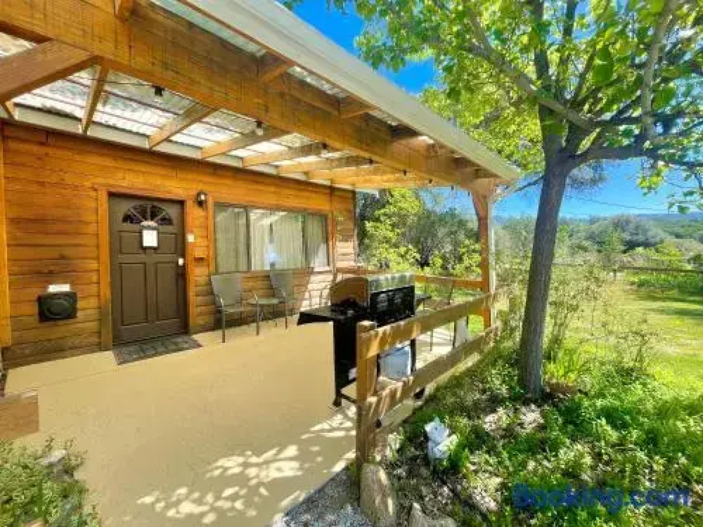 Sierra Mountain Lodge