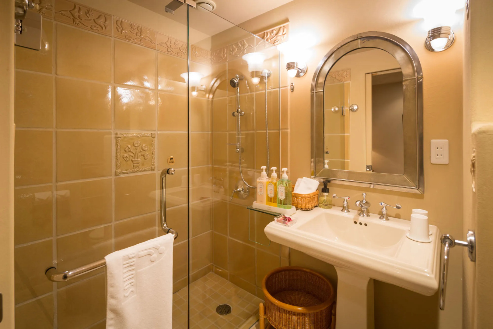 Poppy Springs Resort & Spa