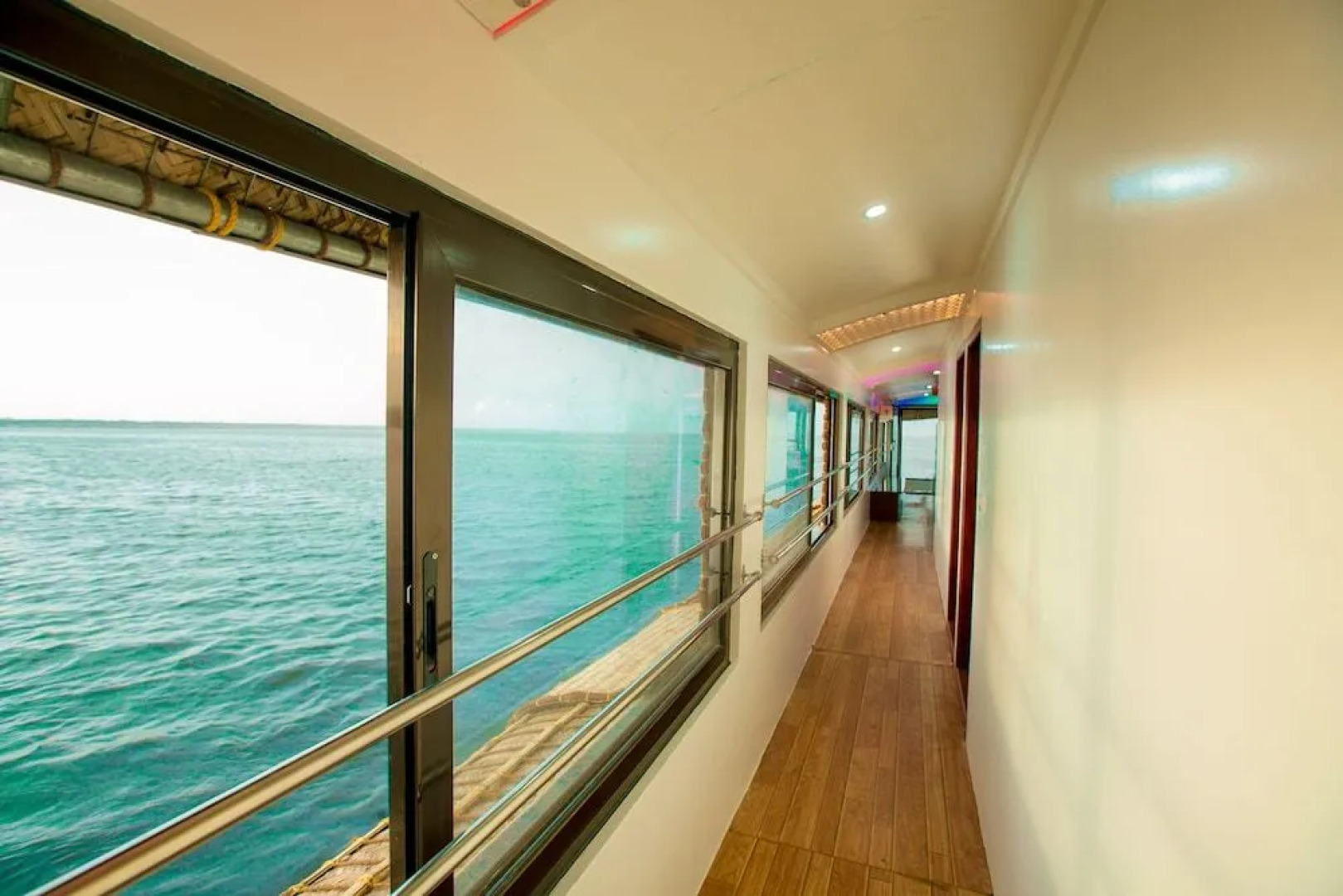 Tharangini Houseboats