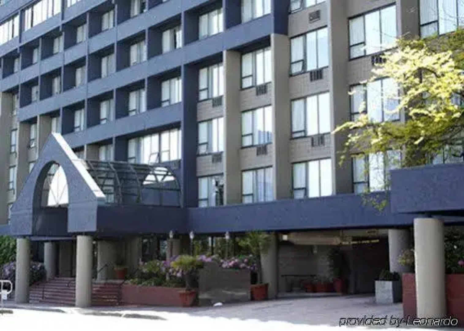 Quality Hotel Downtown-Inn at False Creek