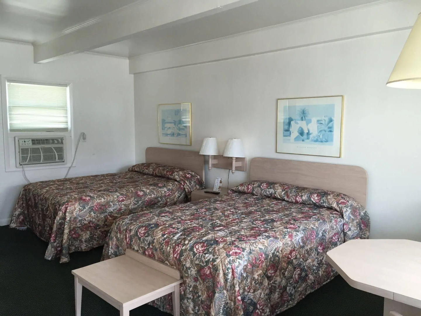 Fish Tales Boardwalk Inn