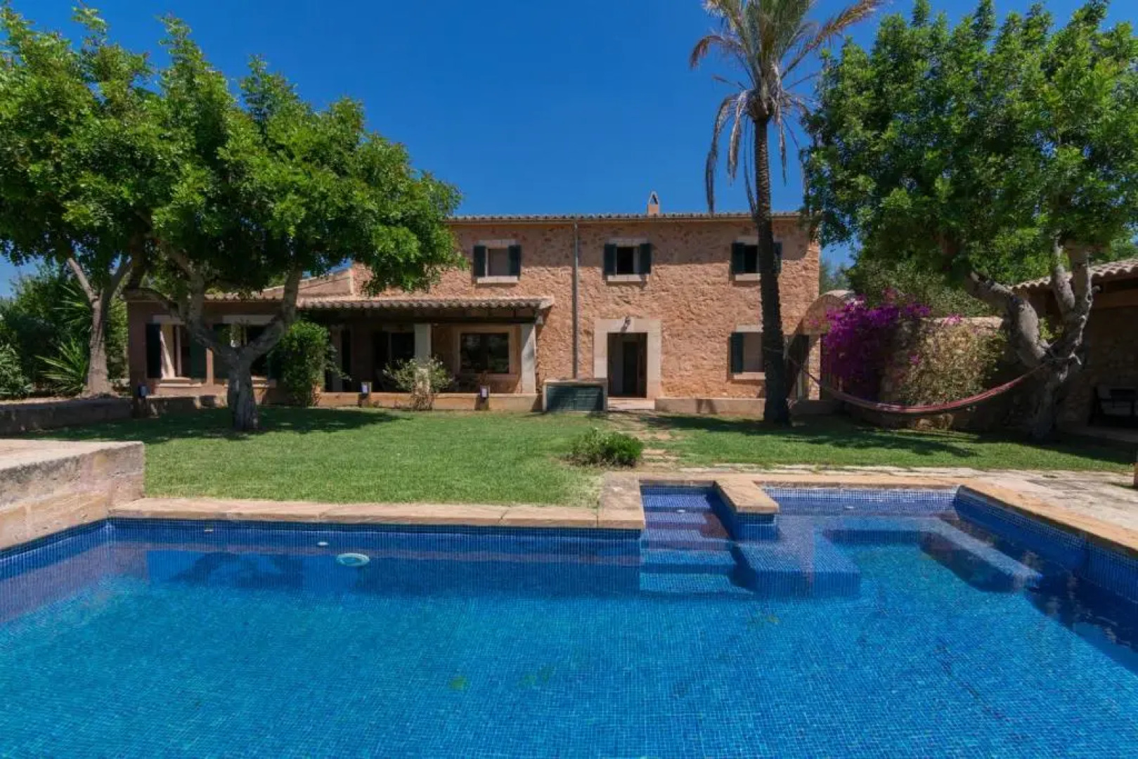 Preciosa casa con piscina a 1 Km de Santa Maria del cami
