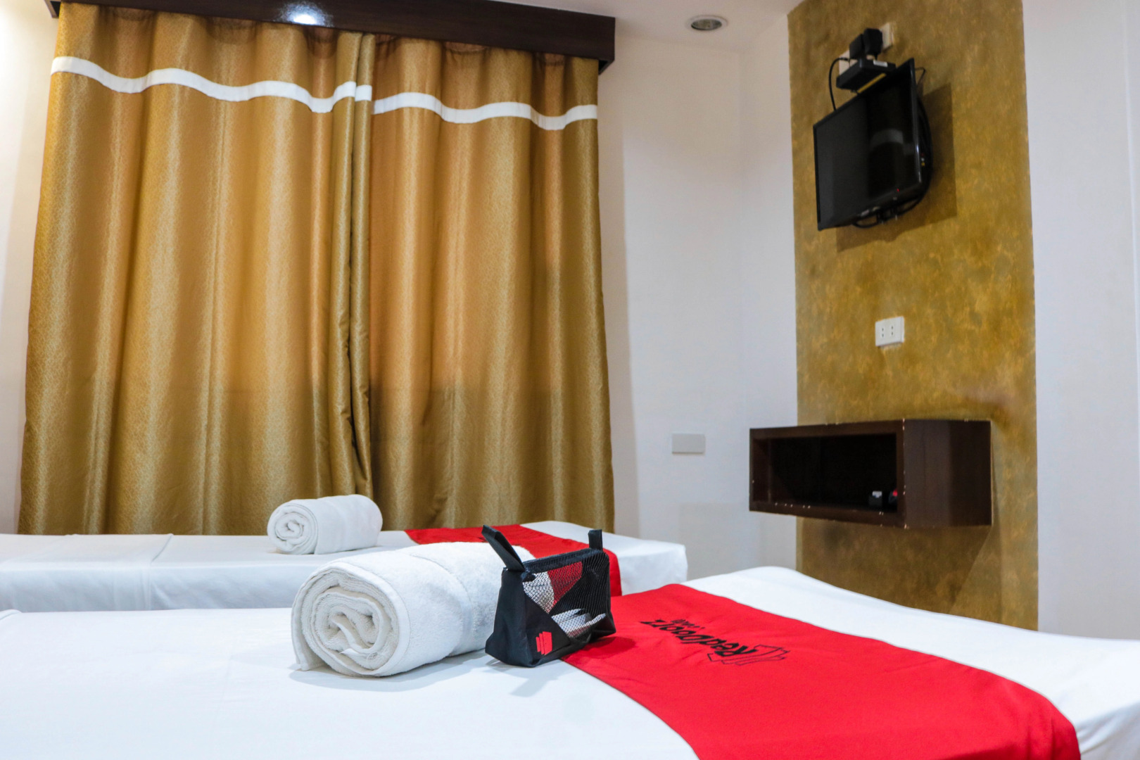 RedDoorz @ Junquera Extension Cebu