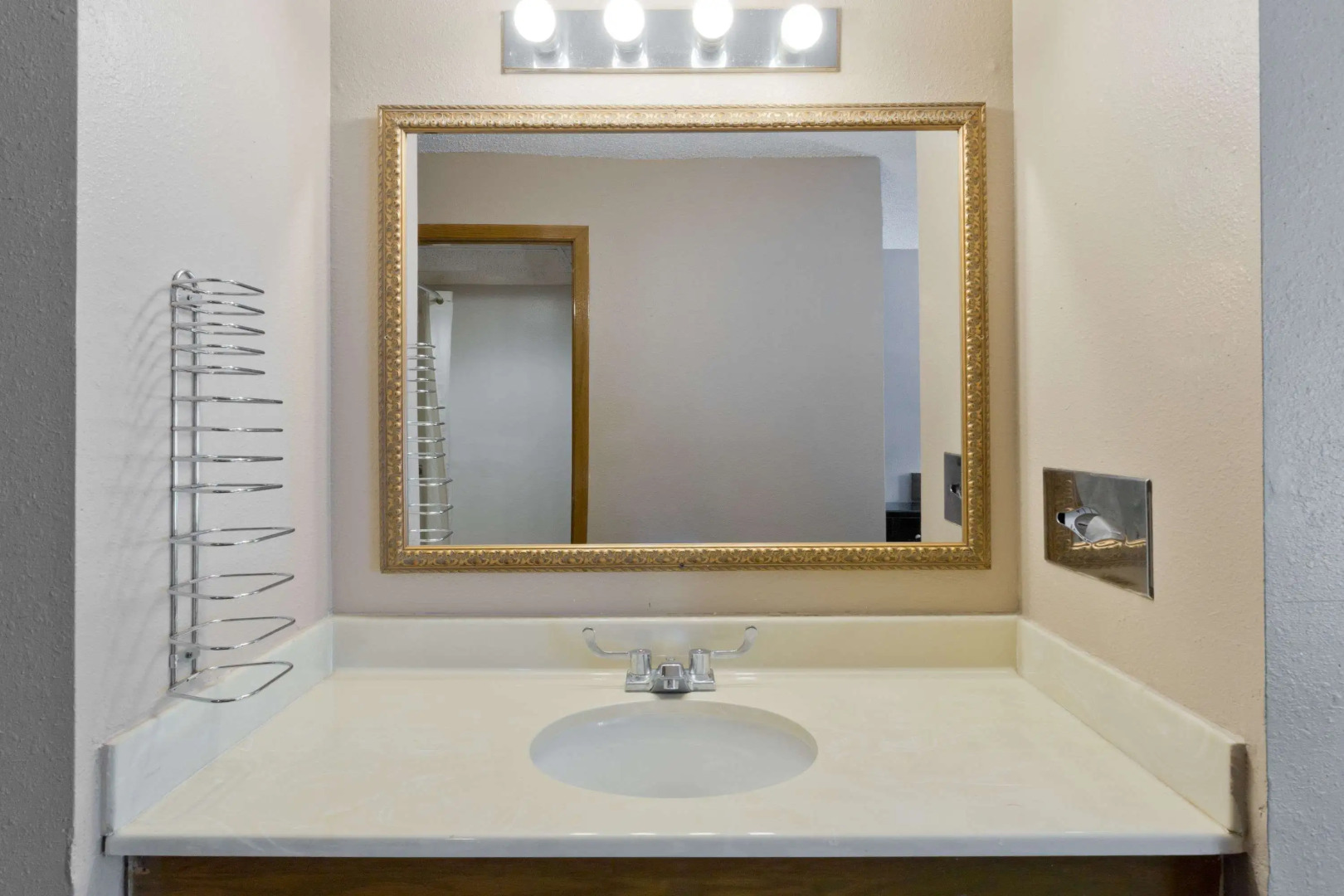 Super 8 by Wyndham Rockford I-90/Casino District