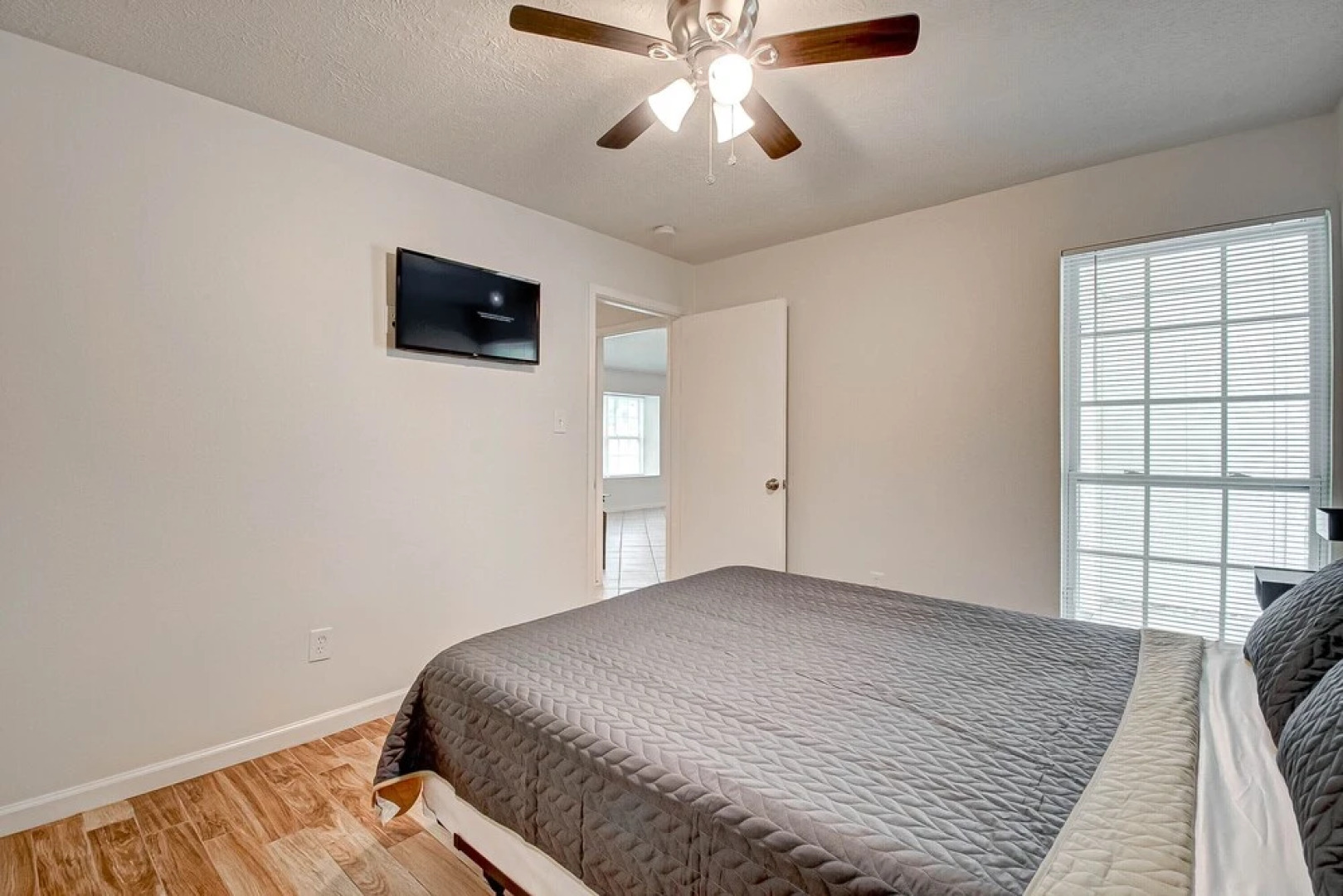 Ash Haven in Spring, Wifi, Extended Stay, Pet Friendly