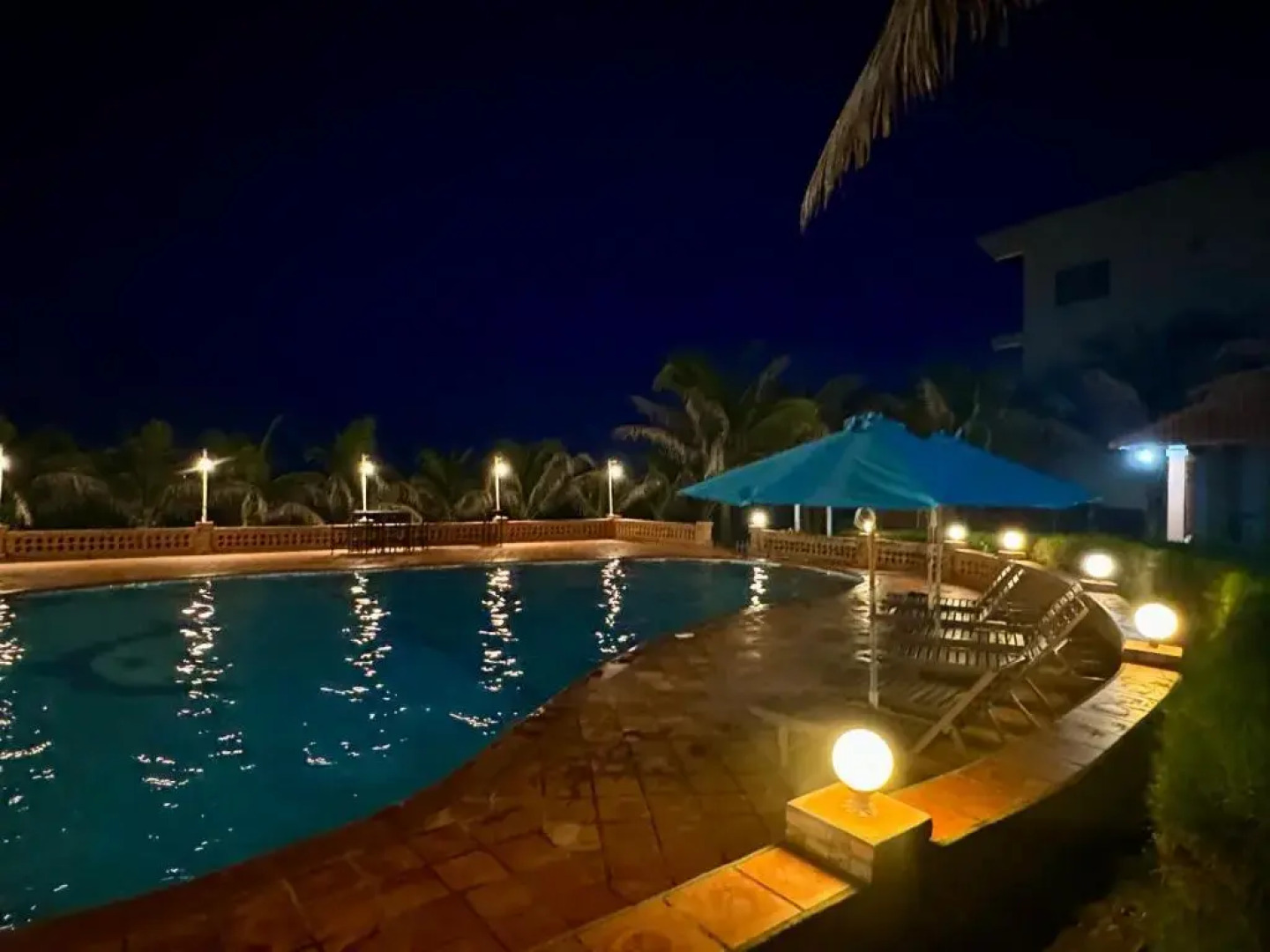 Canh Buom Xanh Resort