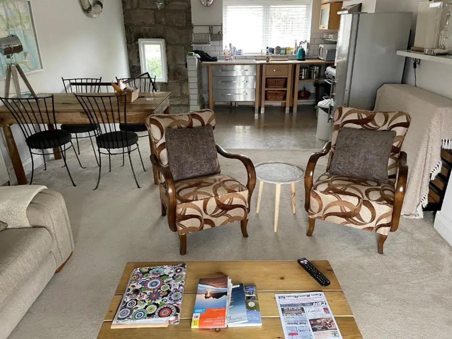 Seaviews oodles of charm sleeps 5 with guest beds