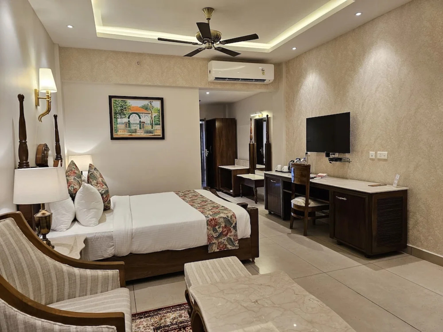 The creek boutique resort & spa