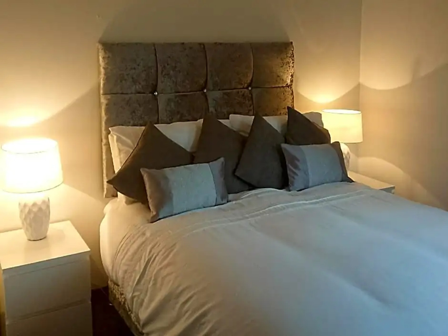 Glenfern Guest House with No Hot Tub & Cottage with Private Hot Tub