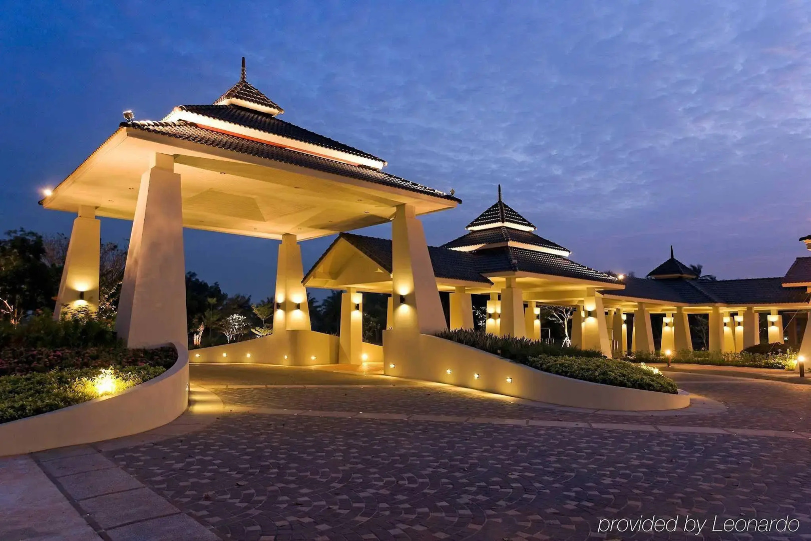 The Nouveau Chumphon Beach Resort & Golf