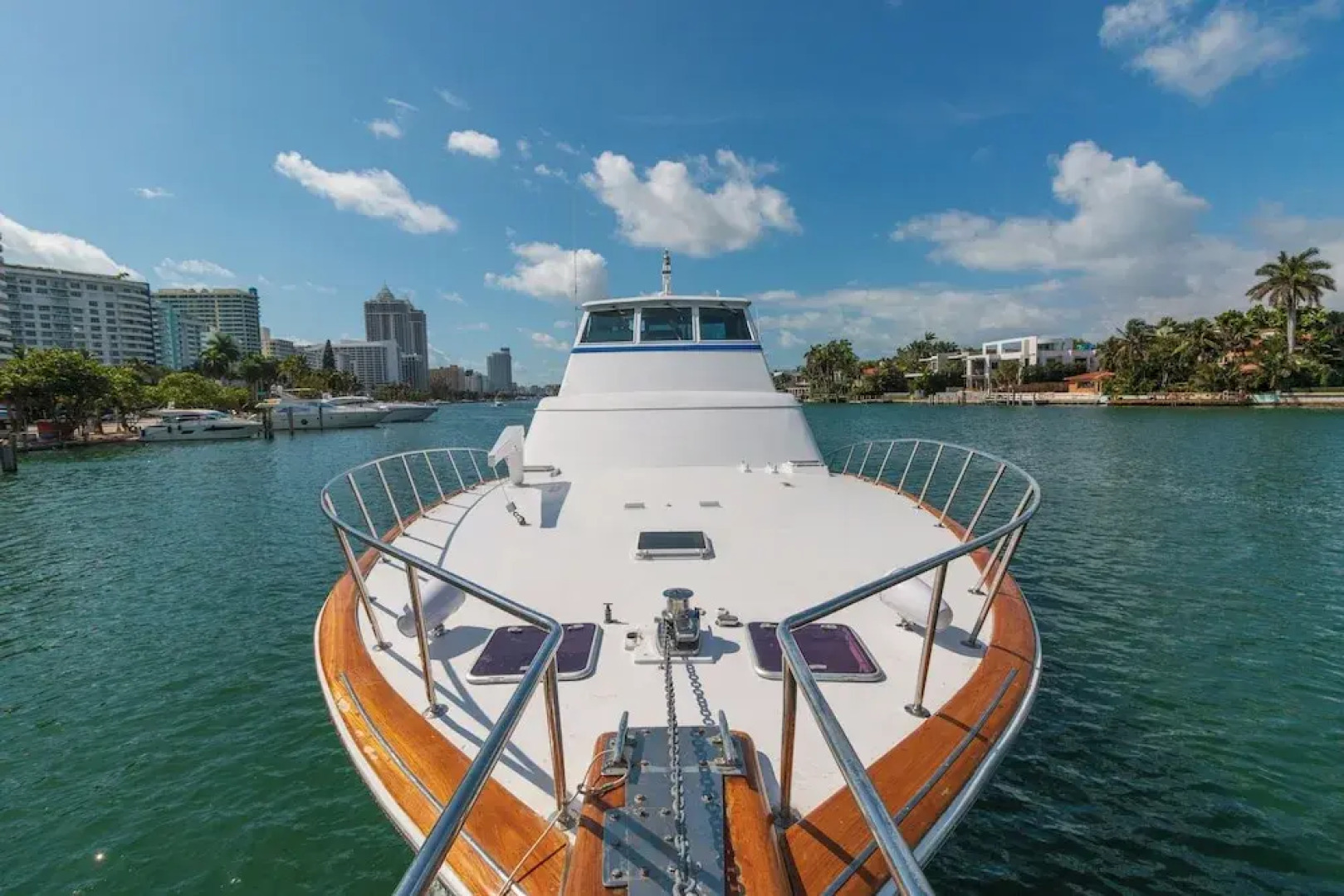 Tavern on the Bay Hotel & Marina