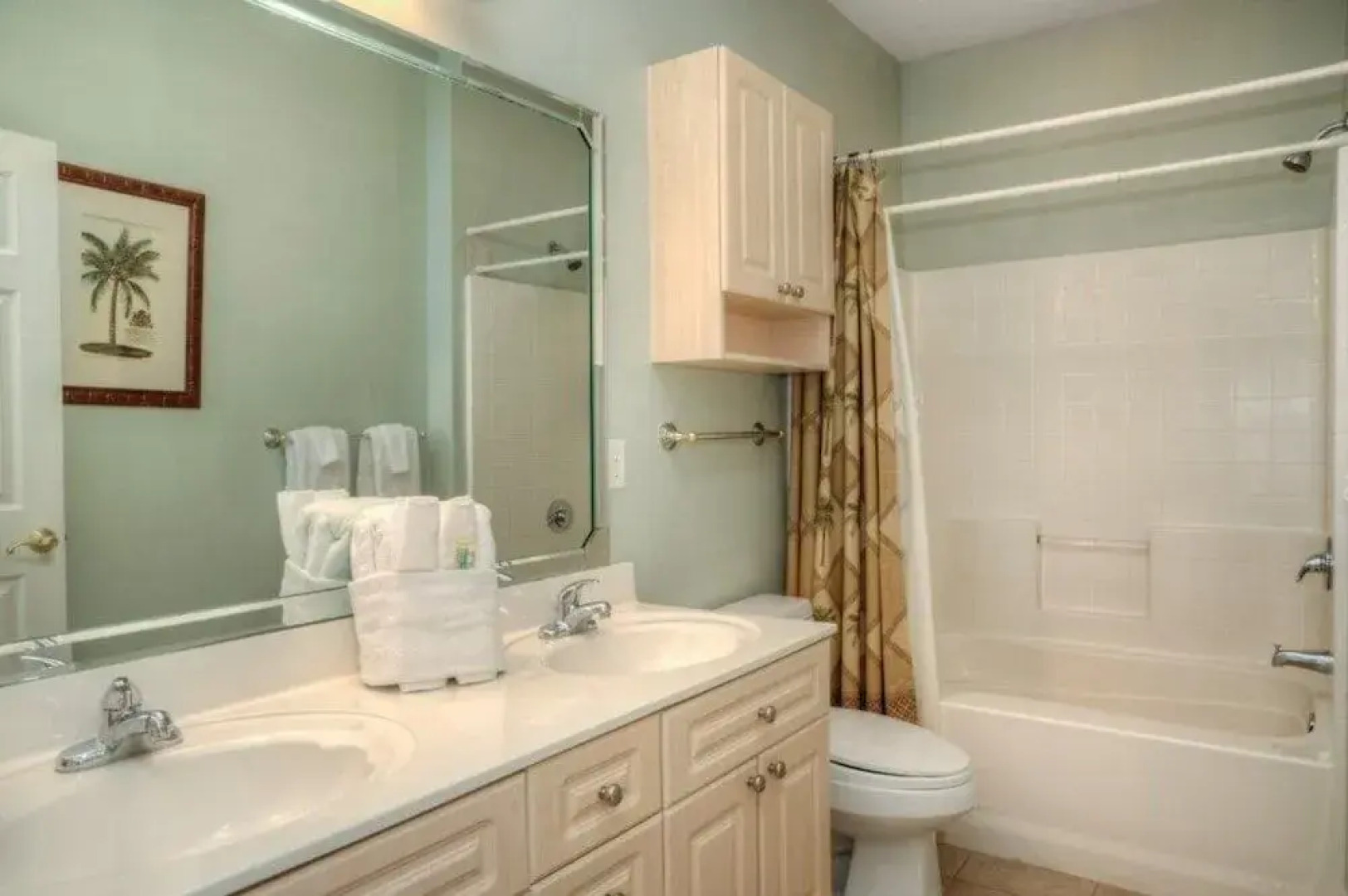 Magnolia Pointe 101 4811 3 Br condo by RedAwning