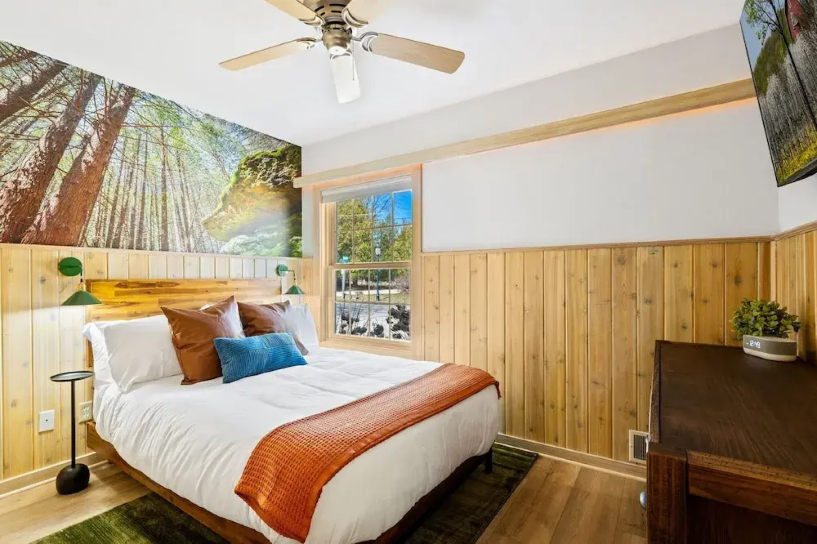 Spruce and Shore Motel