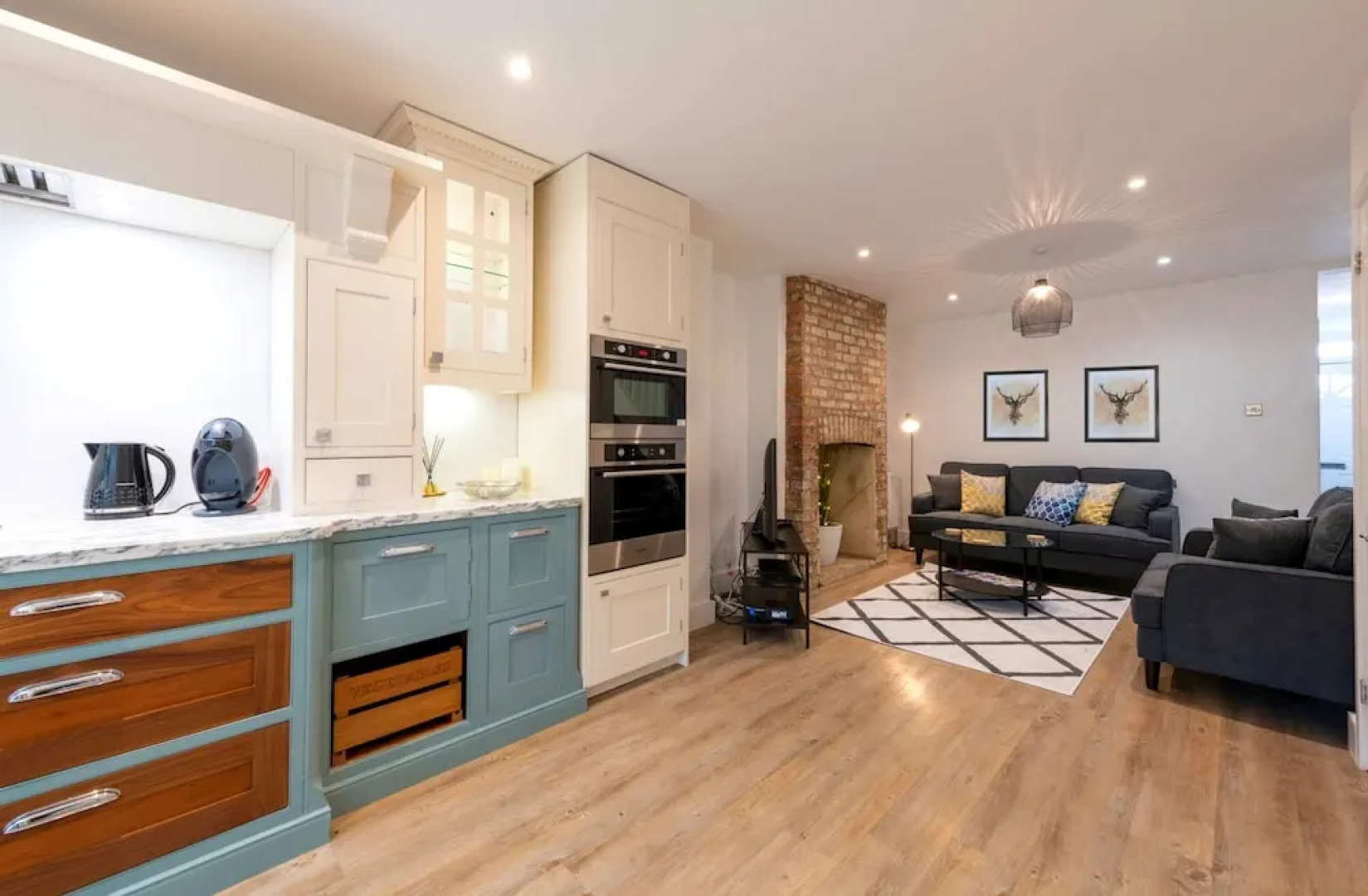 Temple Twenty5 - A Newly Refurbished, Modern Style Large 3 Bedroom House