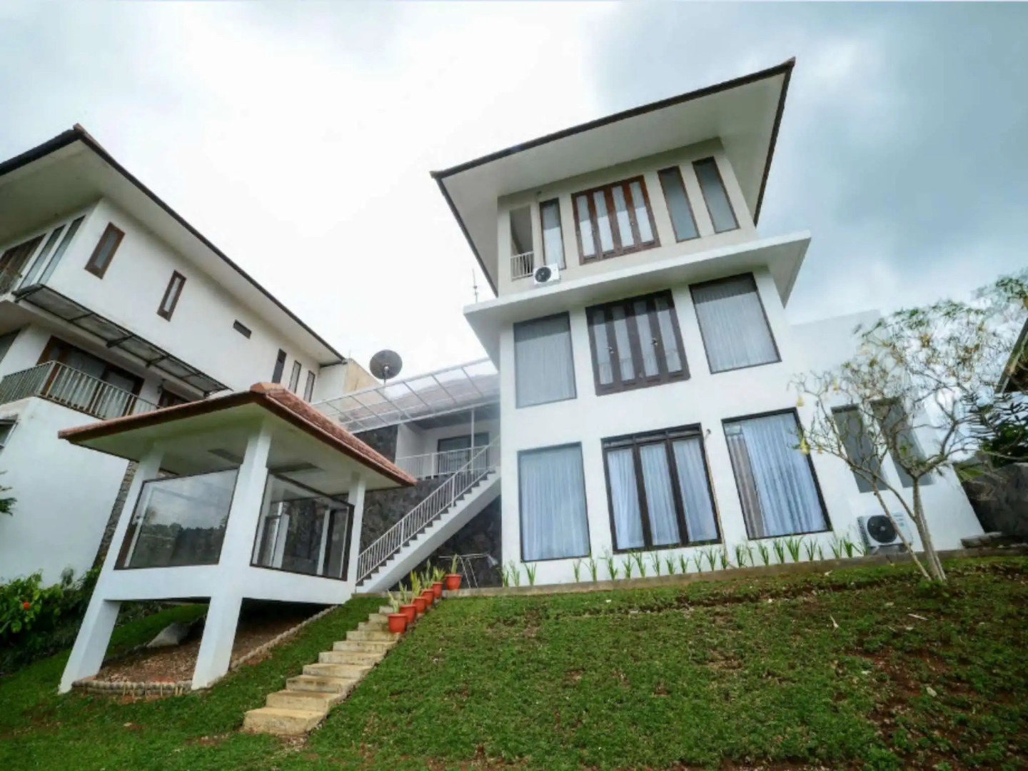 Villa Kencana Syariah, 6 Bed KingSize, View Gunung