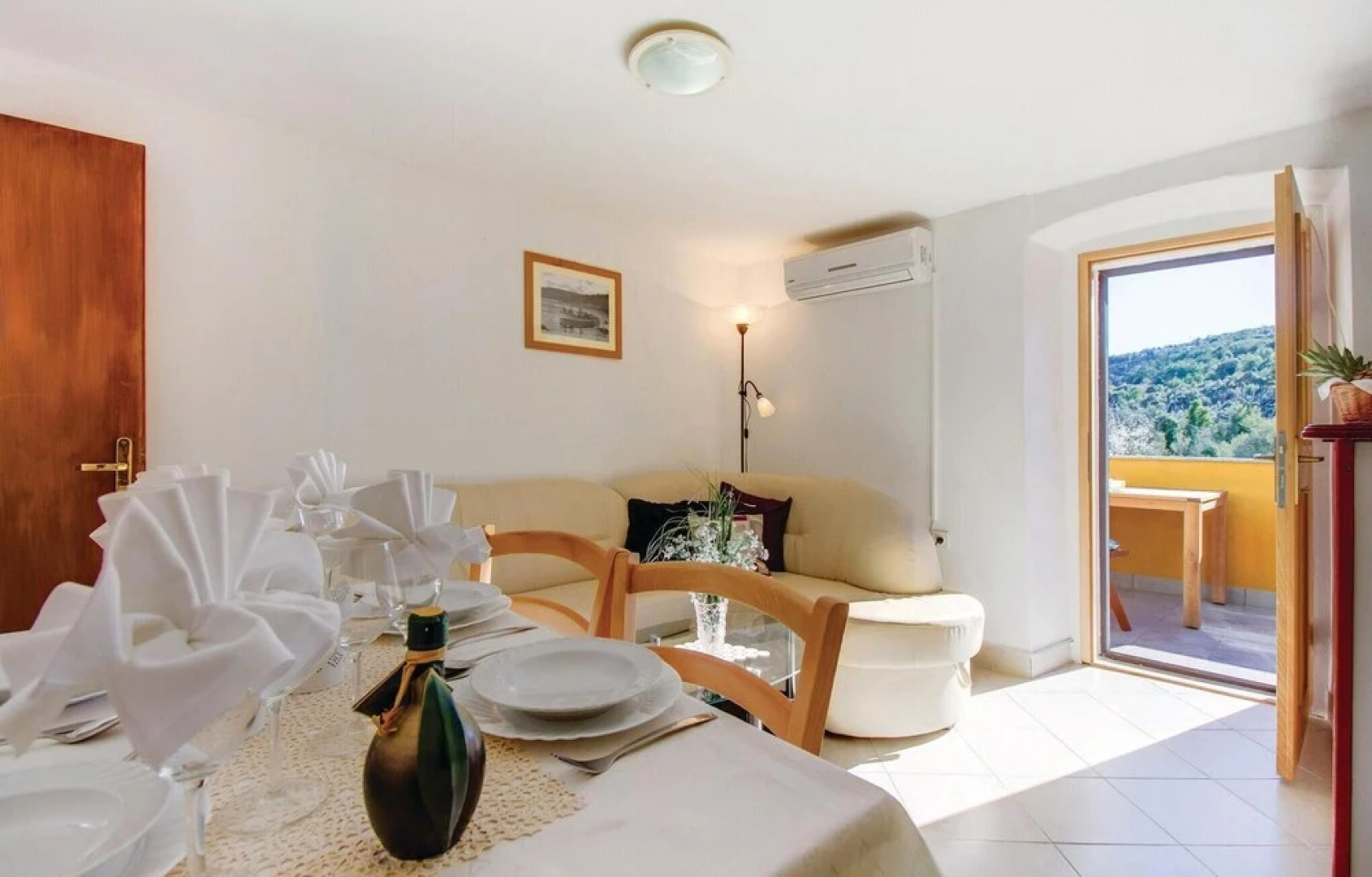 Awesome Apartment in Valun With 1 Bedrooms