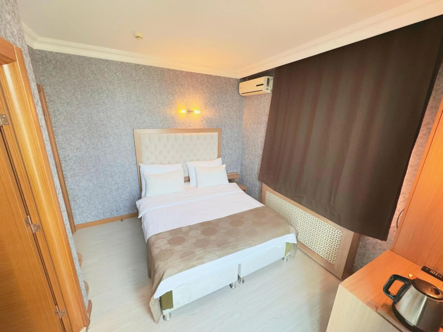 Lounge Boutique Hotel