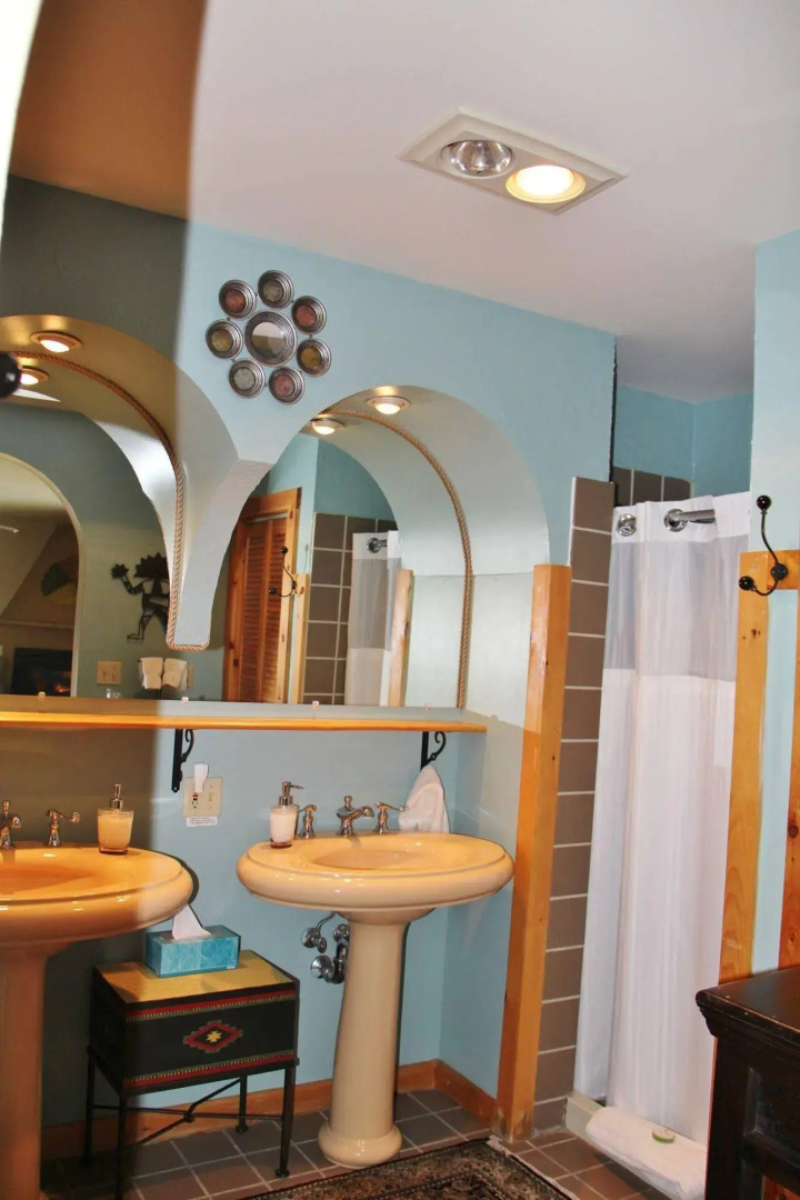 Point au Roche Lodge