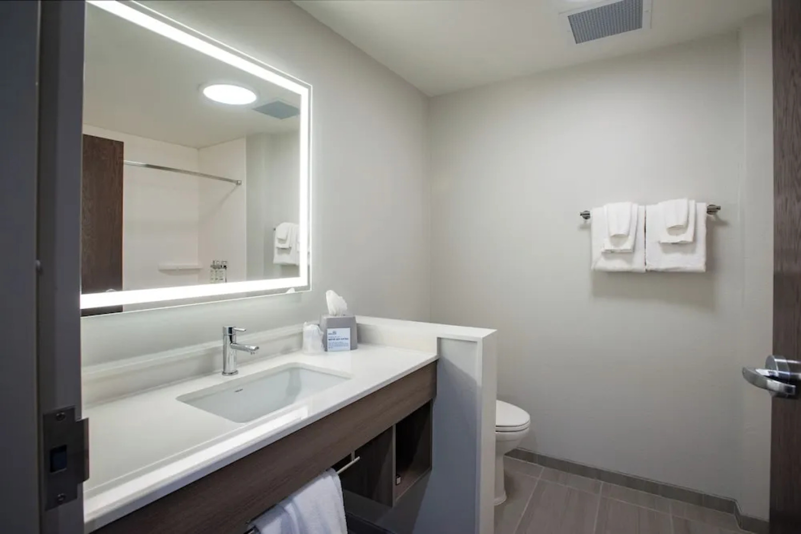 Holiday Inn Express & Suites Pensacola Airport Nor