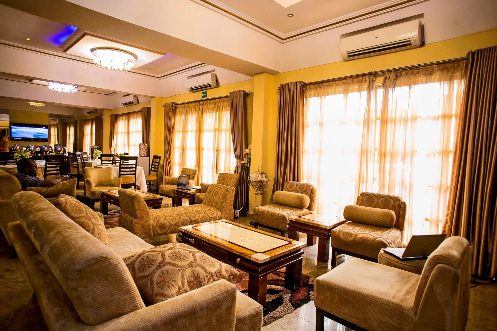 Banex Hotel and Suites