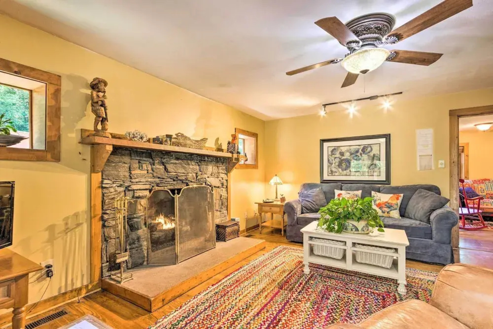 Rustic-yet-cozy Cabin w/ Patio, 12 Mi to Asheville