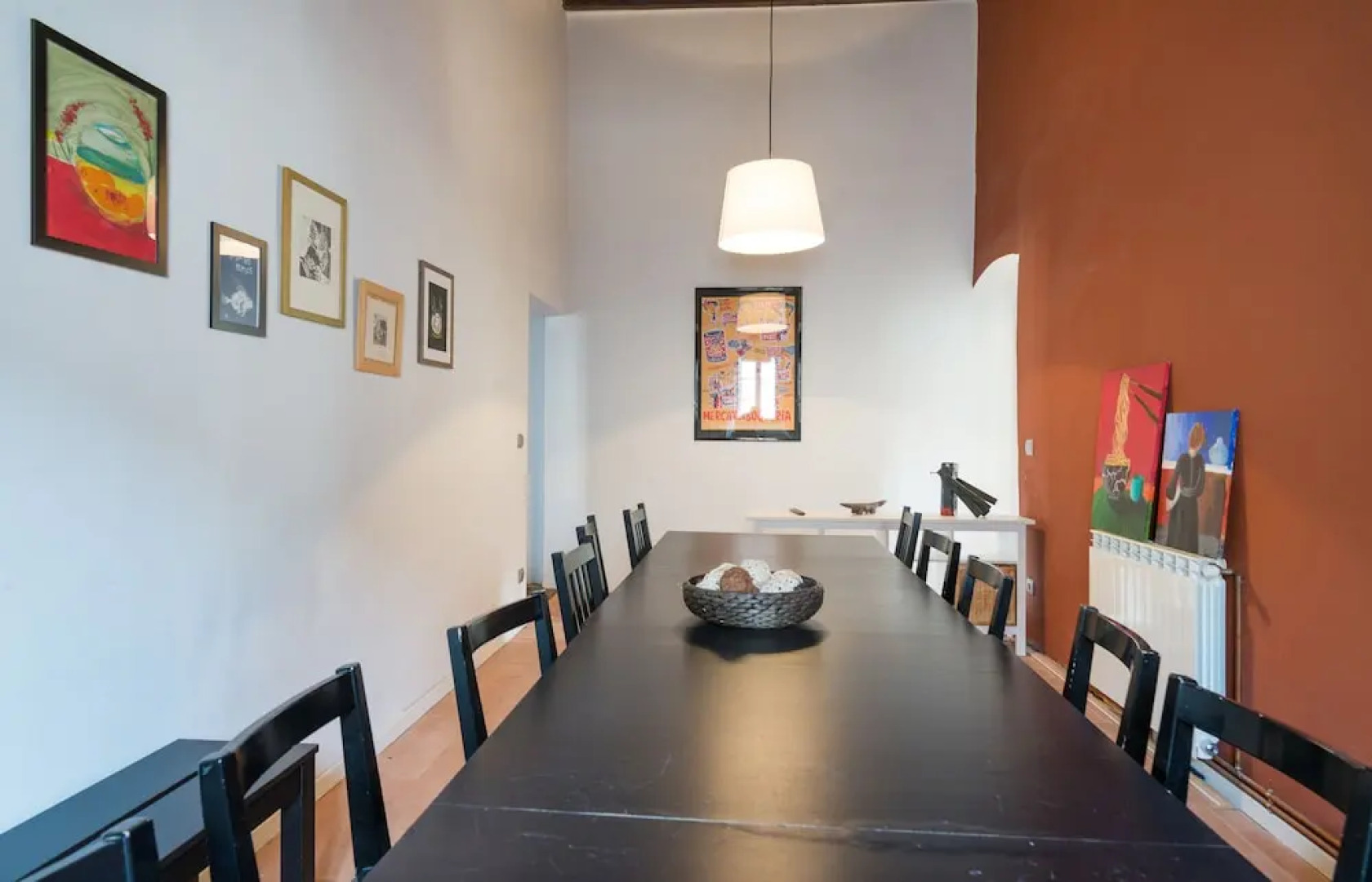 Encantadora Mansión con Jardín y Piscina