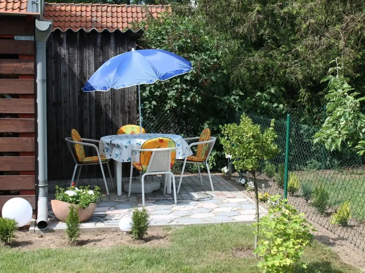 Beautiful apartment with garden terrace