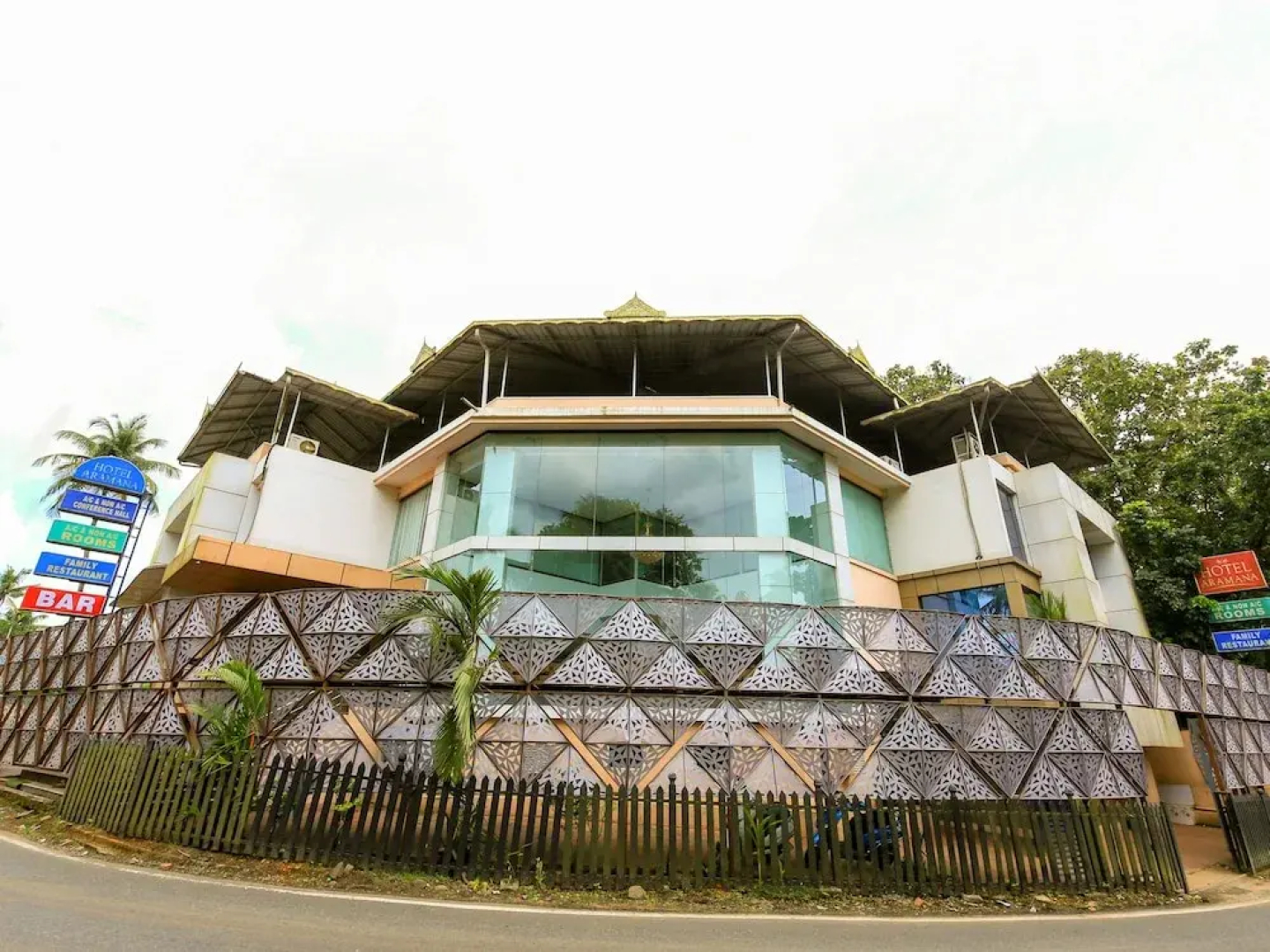 OYO 22050 Aramana Hotel