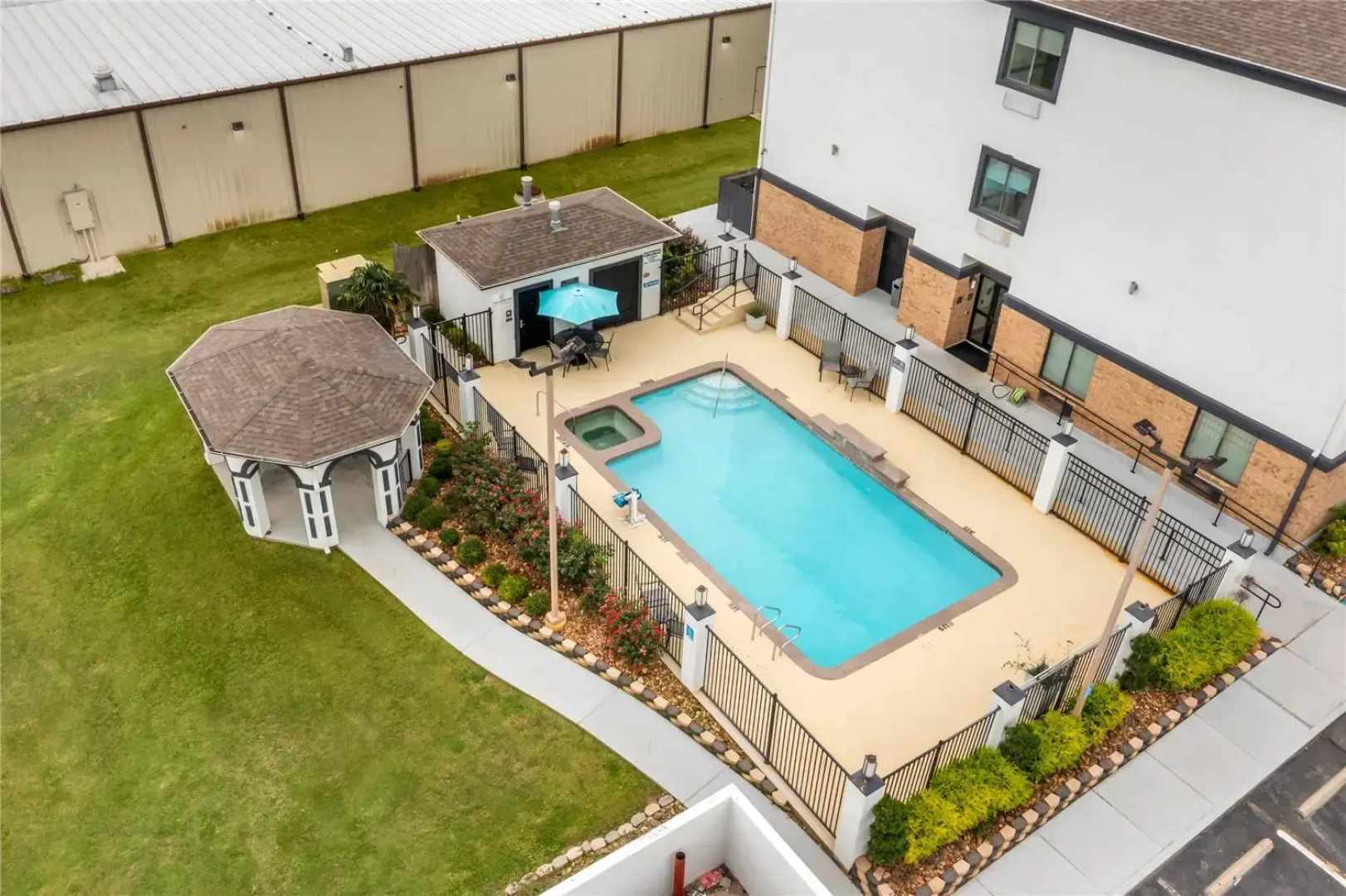 Comfort Inn & Suites