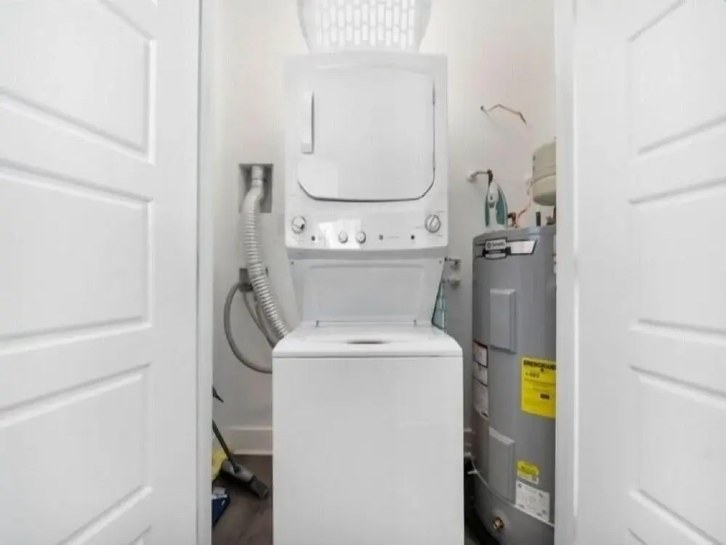 Red Snapper - Amazing New Home Just Two Blocks From The Beach 3 Bedroom Home by Redawning