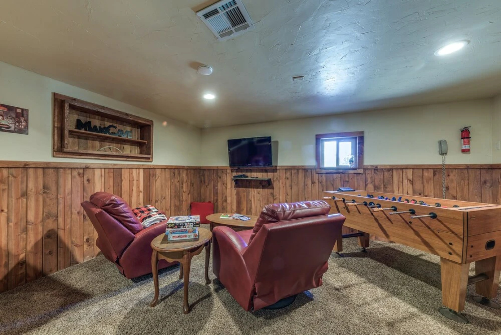 Well-appointed Alto Cabin w/ Fire Pit & Pool Table