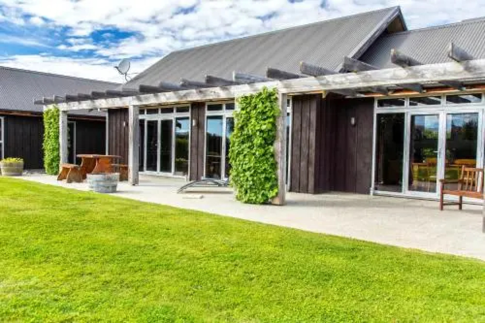 Rustic Lodge Bed & Breakfast