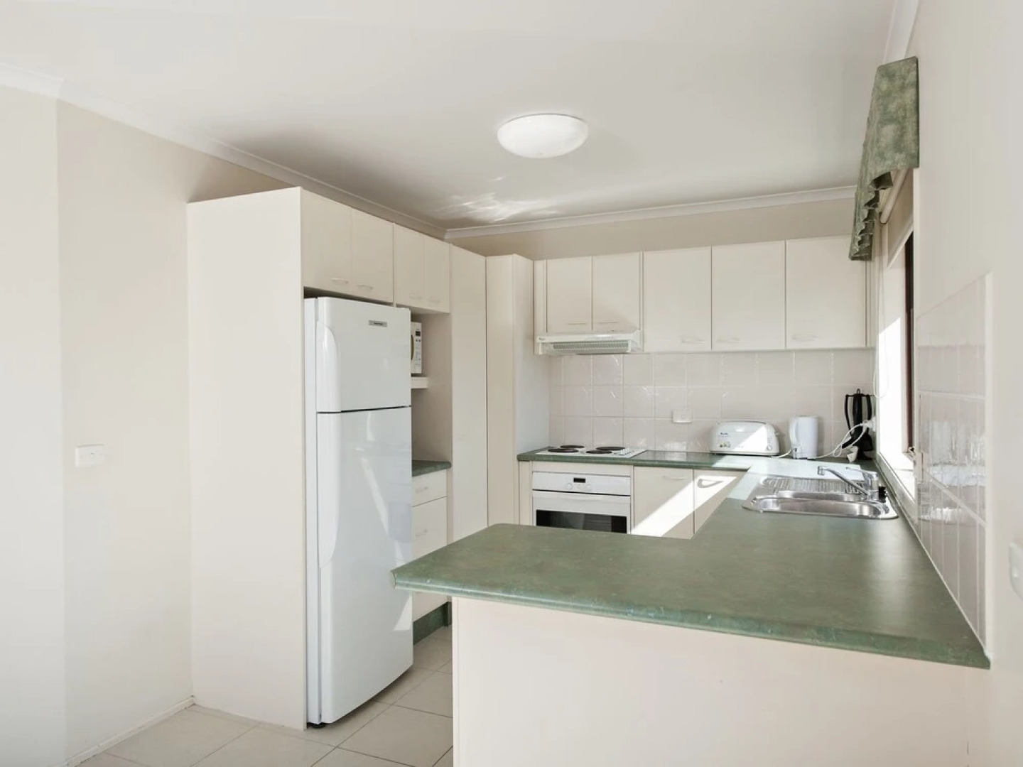 The Breakers, 16A Government Road