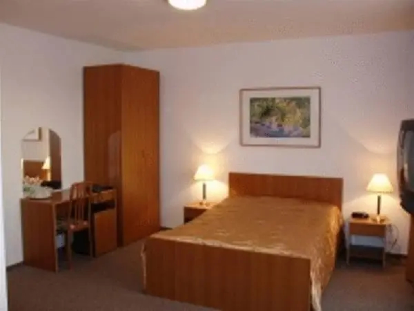 Relax Inn Health & Spa