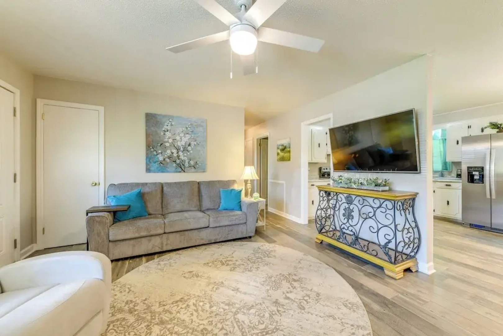 Charming Jonesville Home w/ Grill - Near Wineries!