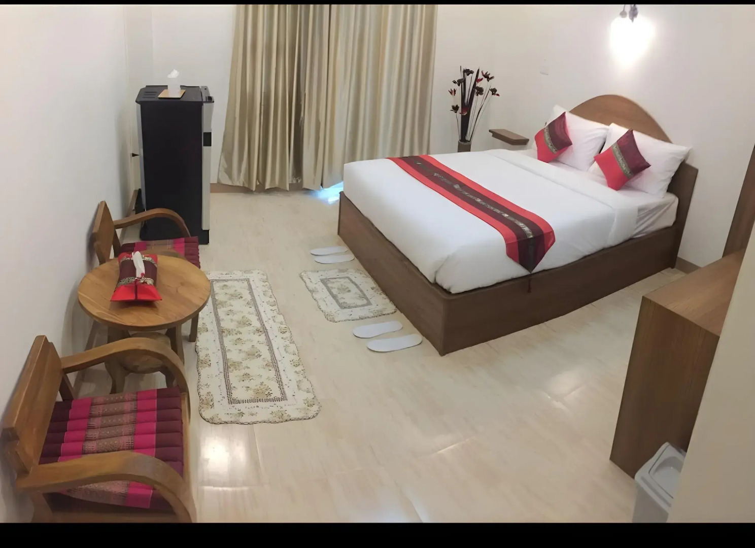 Maesot Siri Hotel