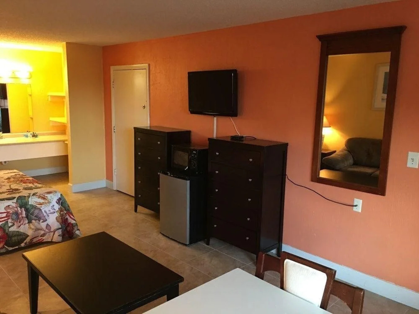 Tropical Inn Palm Bay