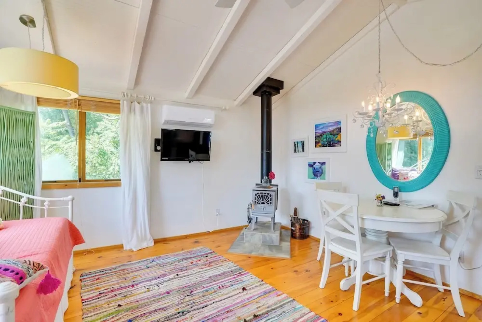 Pet-friendly Patagonia Apt ~ 12 Mi to Wineries!