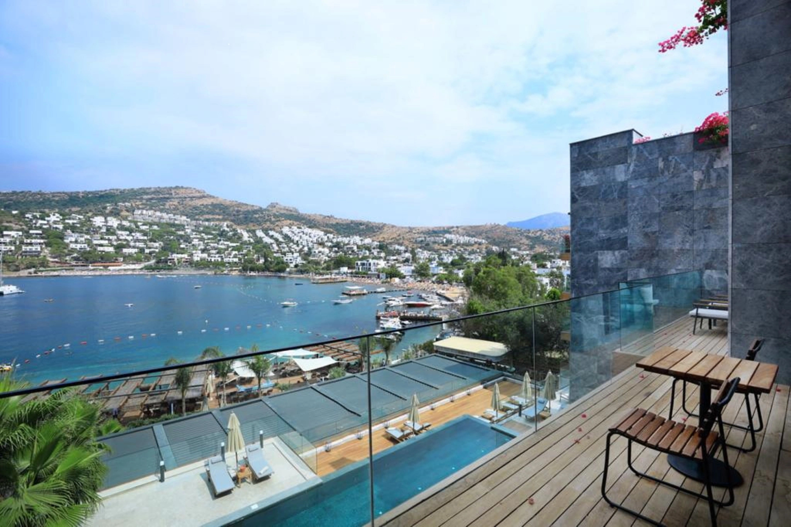 Mare Deluxe Residences & Villas
